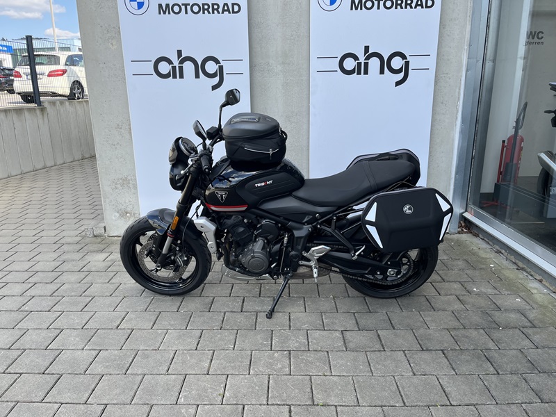Triumph - Trident inkl. Koffer und Tankrucksack