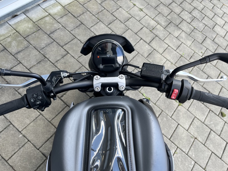 Triumph - Trident inkl. Koffer und Tankrucksack
