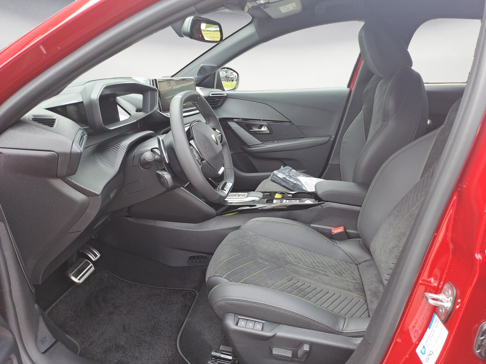Peugeot - 208 GT HYBRID 136 e-DSC6