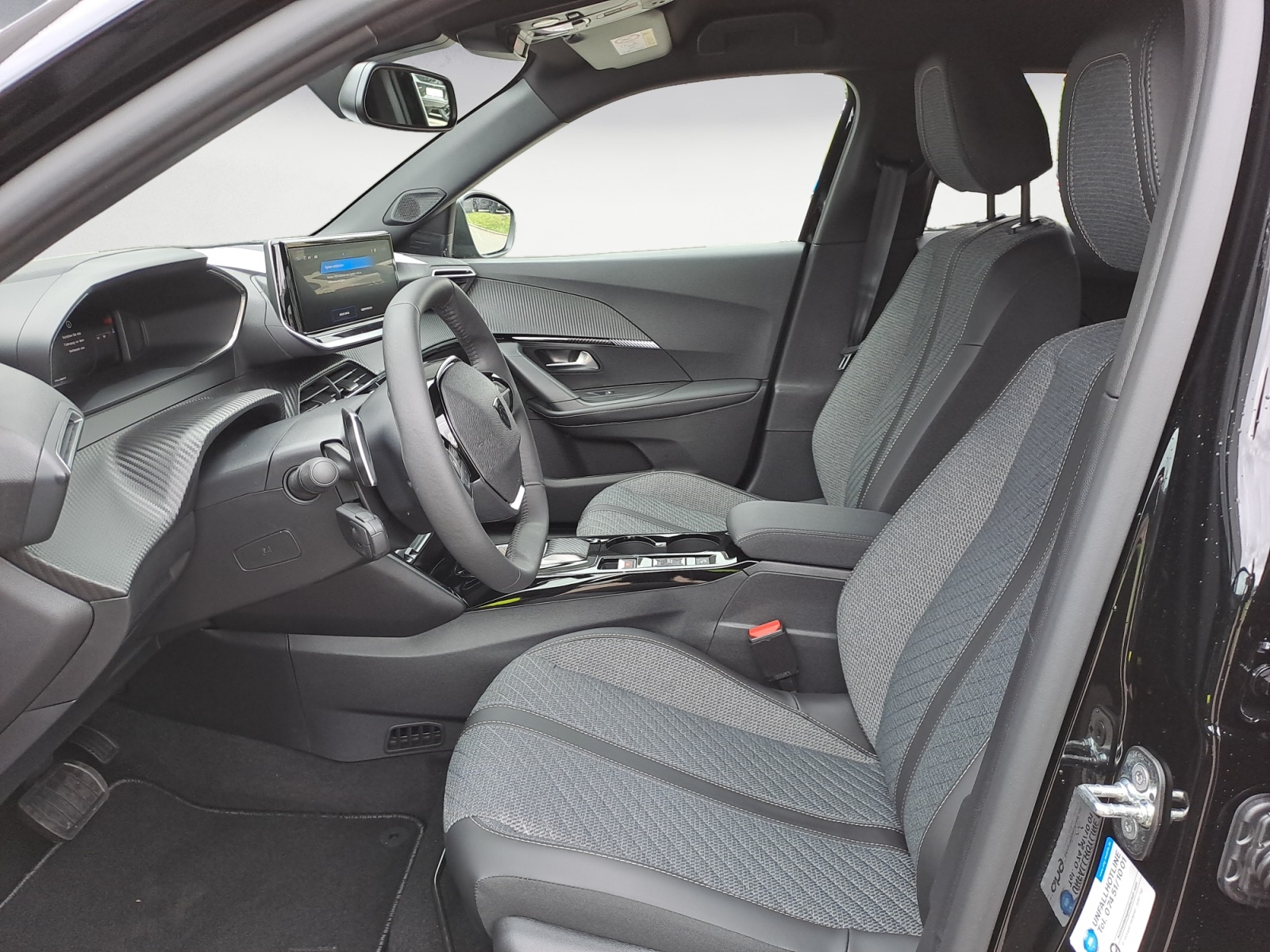 Peugeot - 2008 ALLURE HYBRID 136 e-DSC6