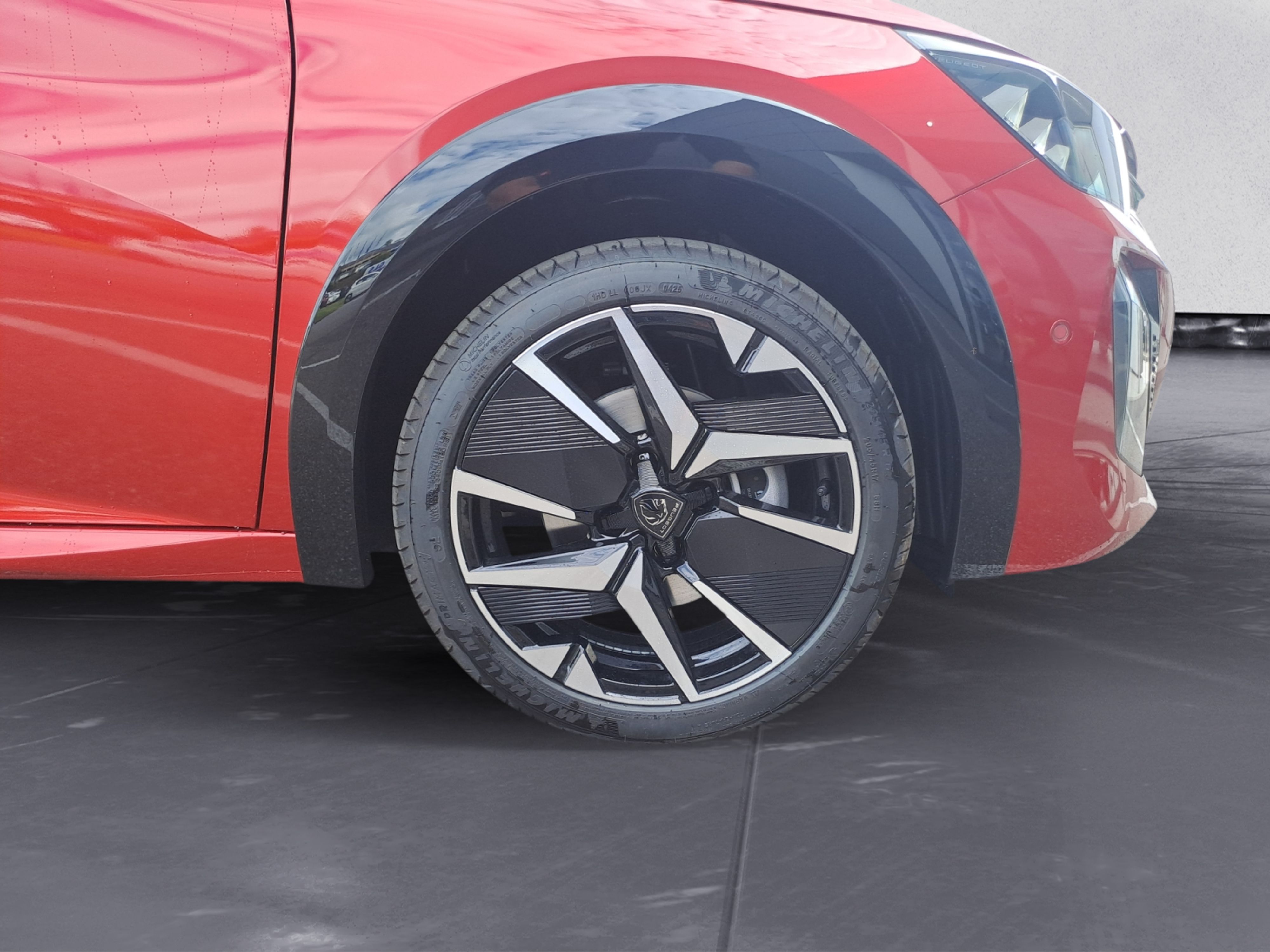 Peugeot - 208 GT HYBRID 136 e-DSC6
