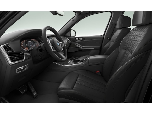 BMW - X5 M50i