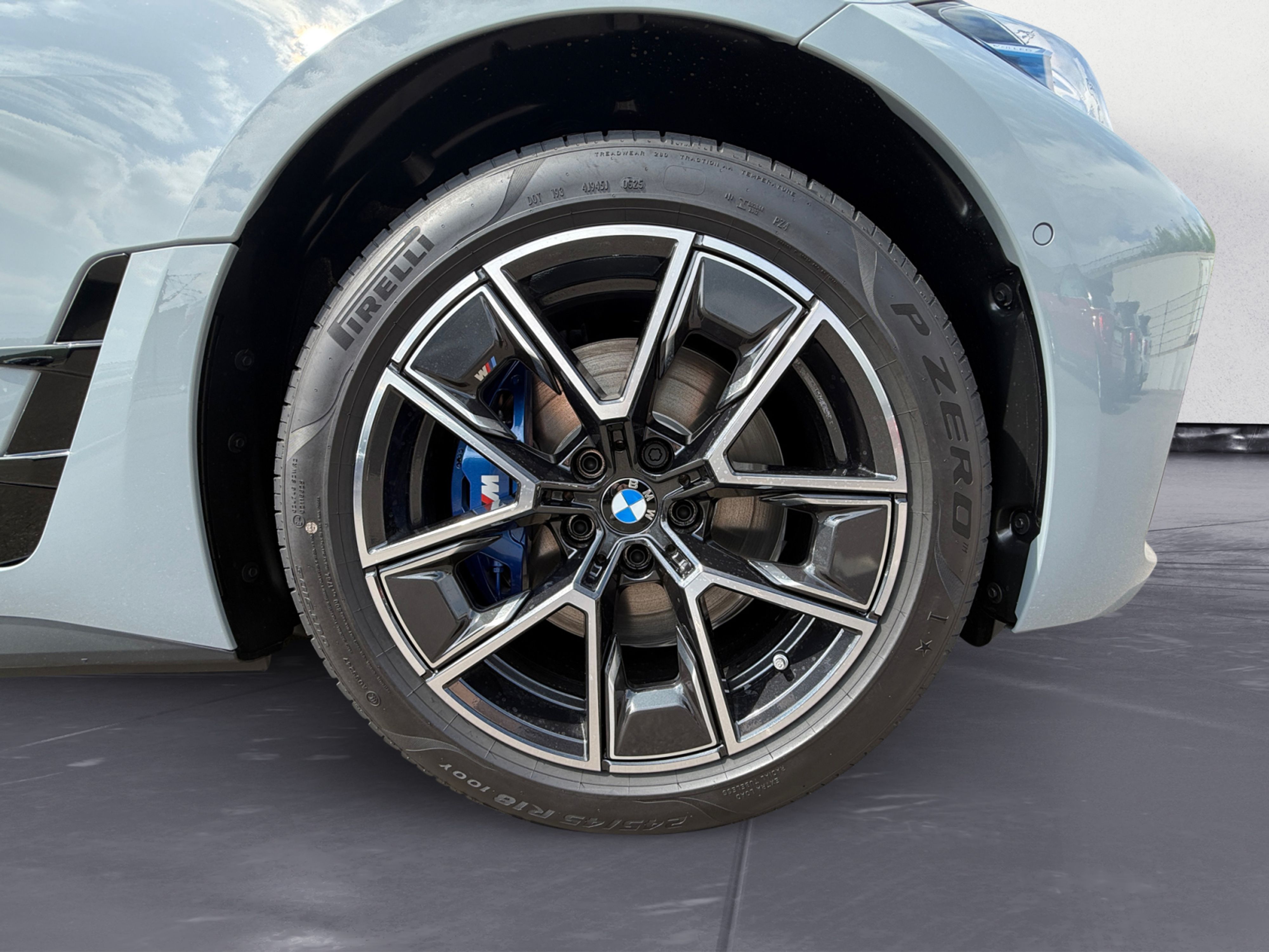 BMW - i4 eDrive40