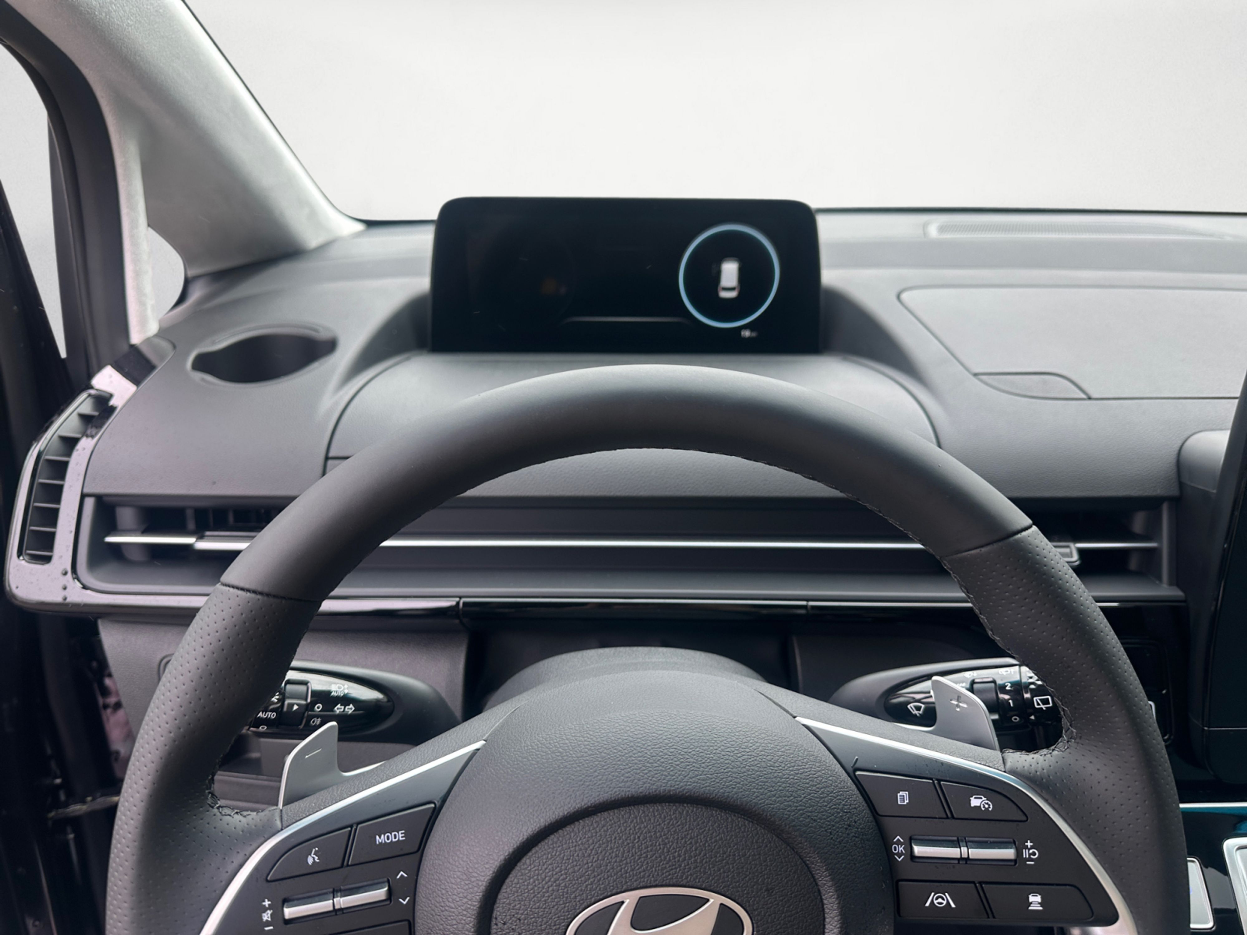 Hyundai - STARIA 7-Sitzer HYBRID 1.6
