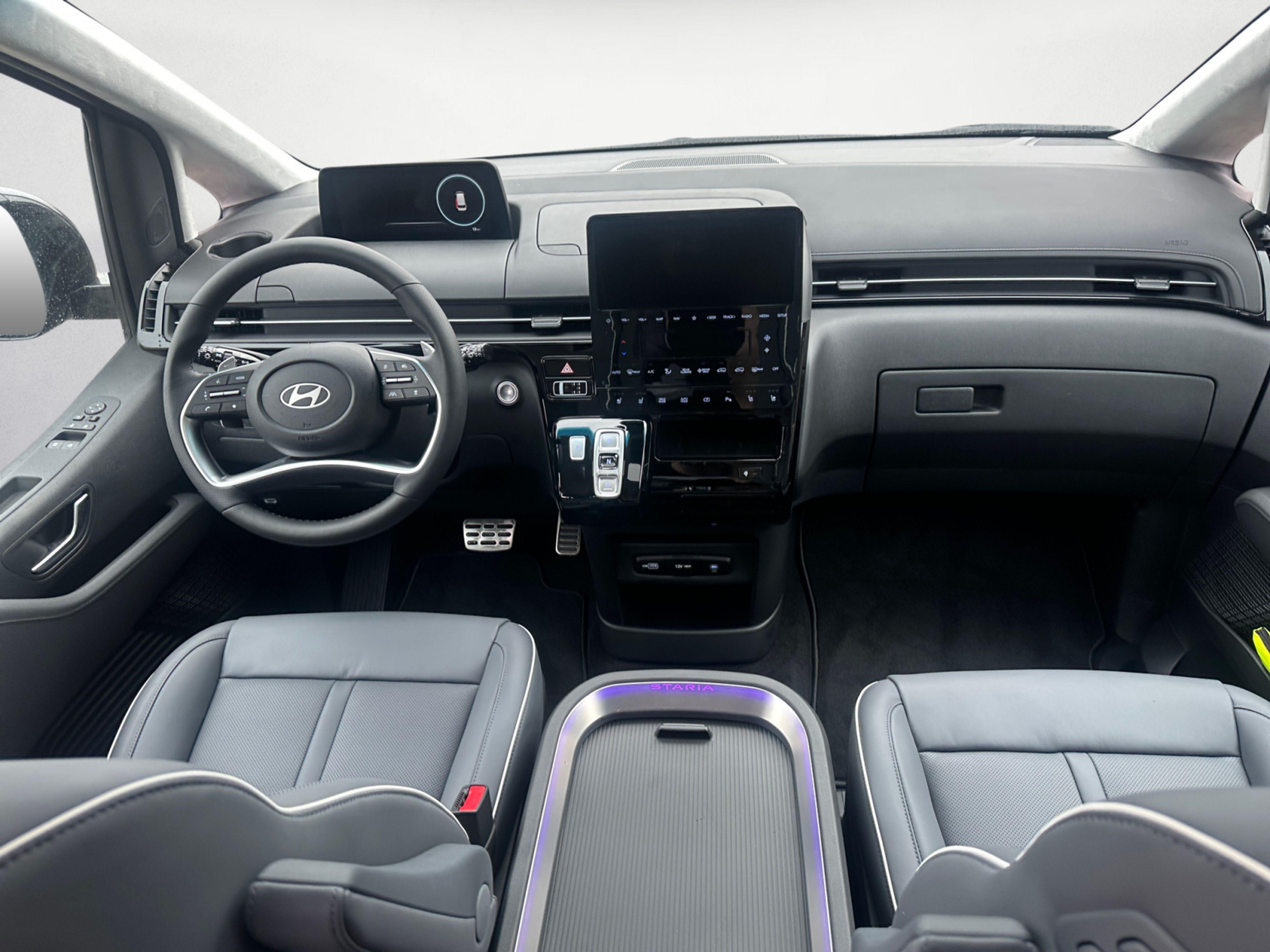 Hyundai - STARIA 7-Sitzer HYBRID 1.6