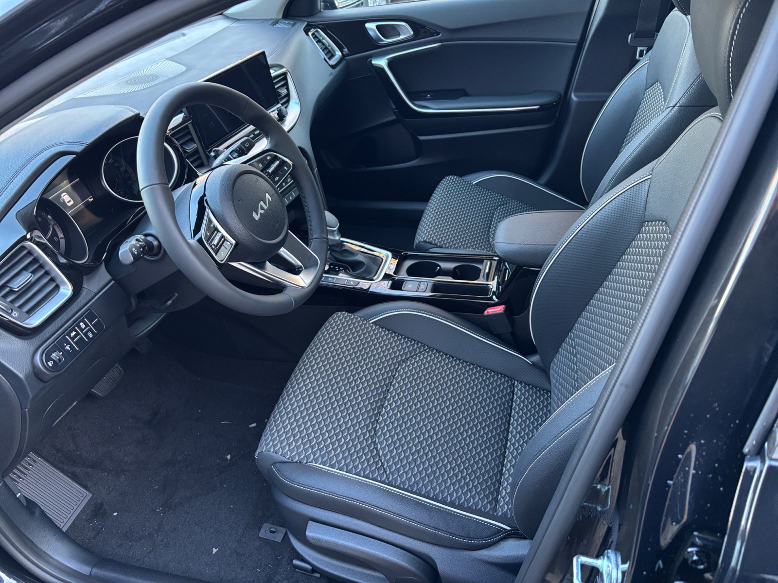 Kia - XCeed 1.5 T-GDI MHEV DCT Ultimate Edition