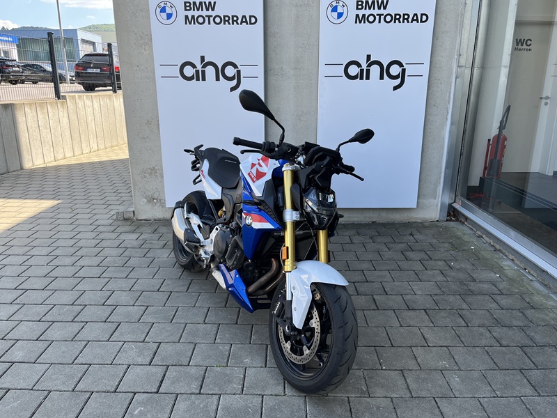 BMW Motorrad - F 900 R mit Werksgarantie bis Mai 2027