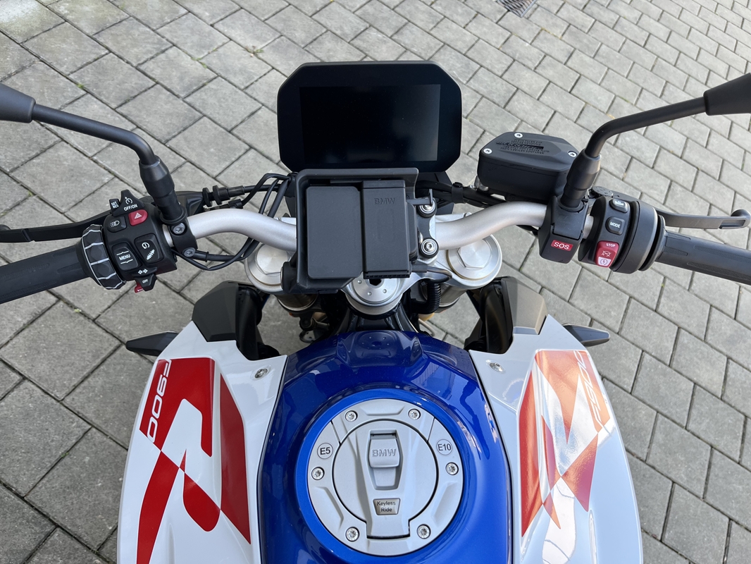 BMW Motorrad - F 900 R mit Werksgarantie bis Mai 2027