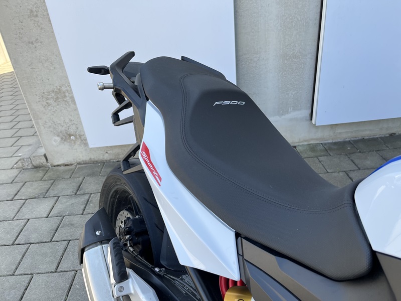 BMW Motorrad - F 900 R mit Werksgarantie bis Mai 2027