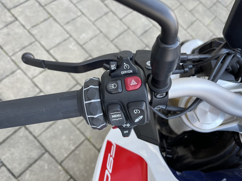 BMW Motorrad - F 900 R mit Werksgarantie bis Mai 2027