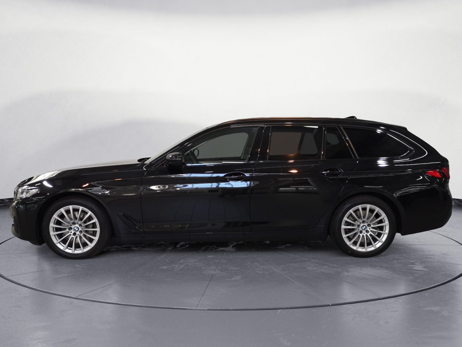 BMW - 540i xDrive Touring
