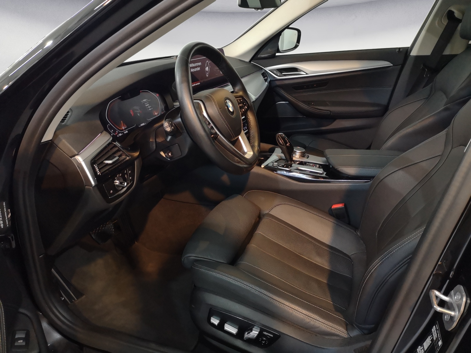 BMW - 540i xDrive Touring