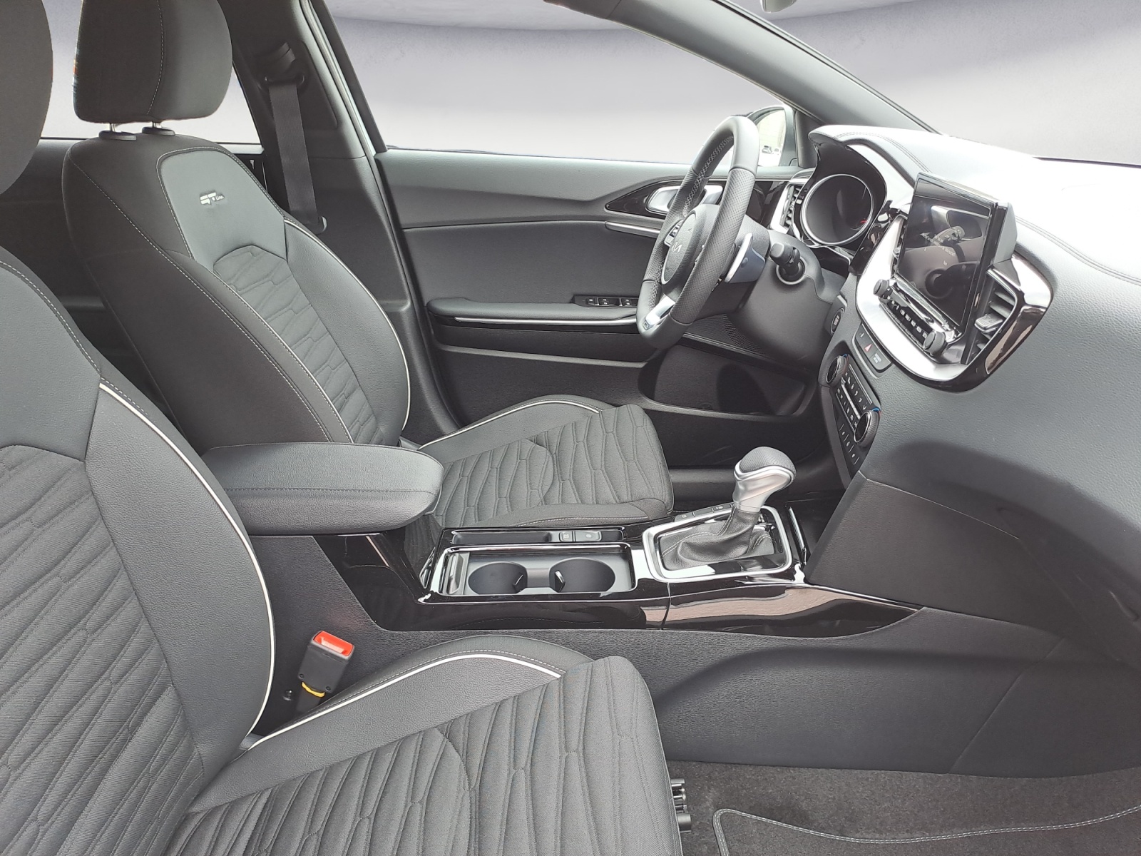 Kia - ProCeed 1.6 T-GDI DCT GT