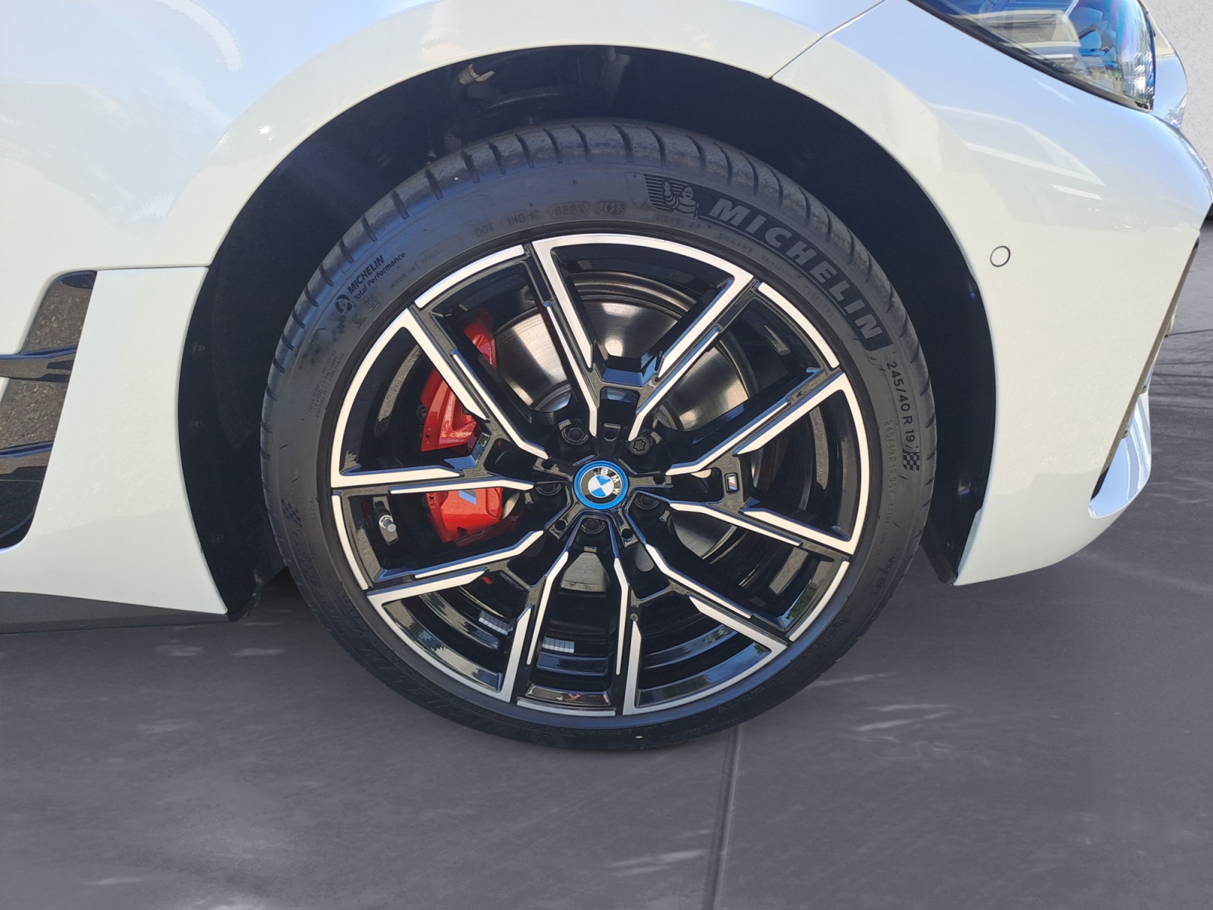 BMW - i4 eDrive40 M Sportpaket Pro