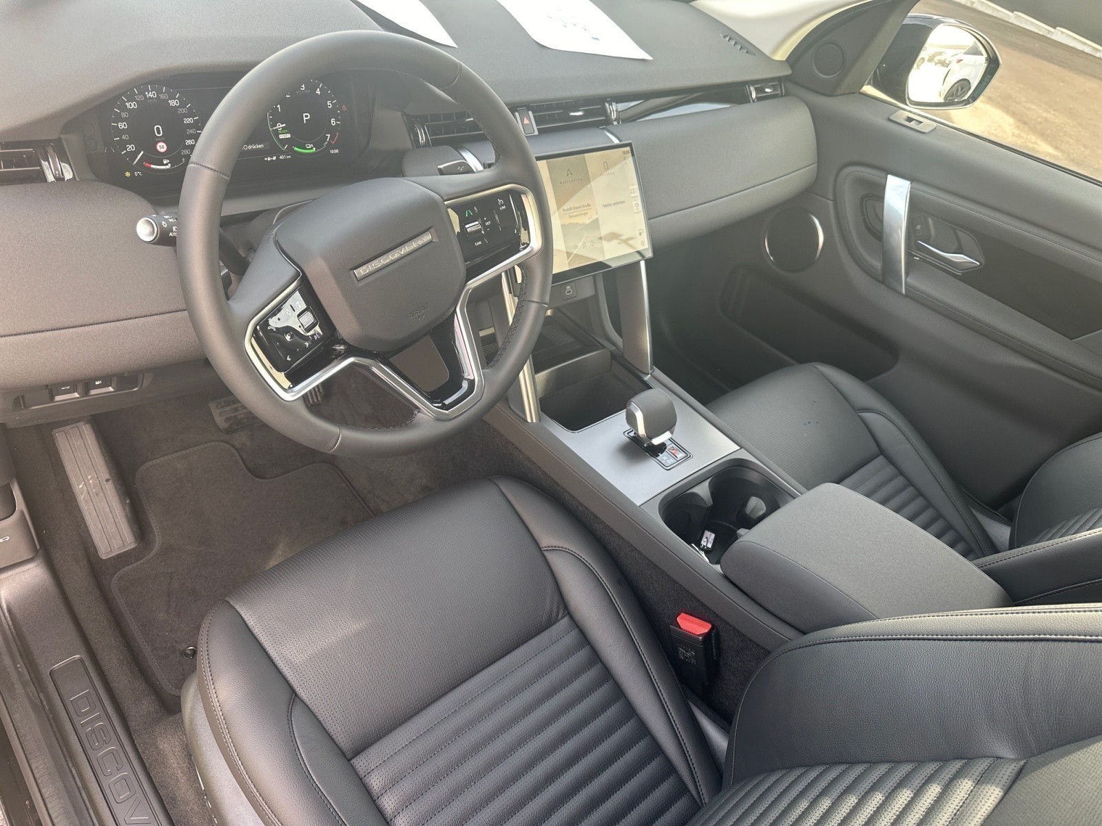 Land Rover - Discovery Sport P270e S