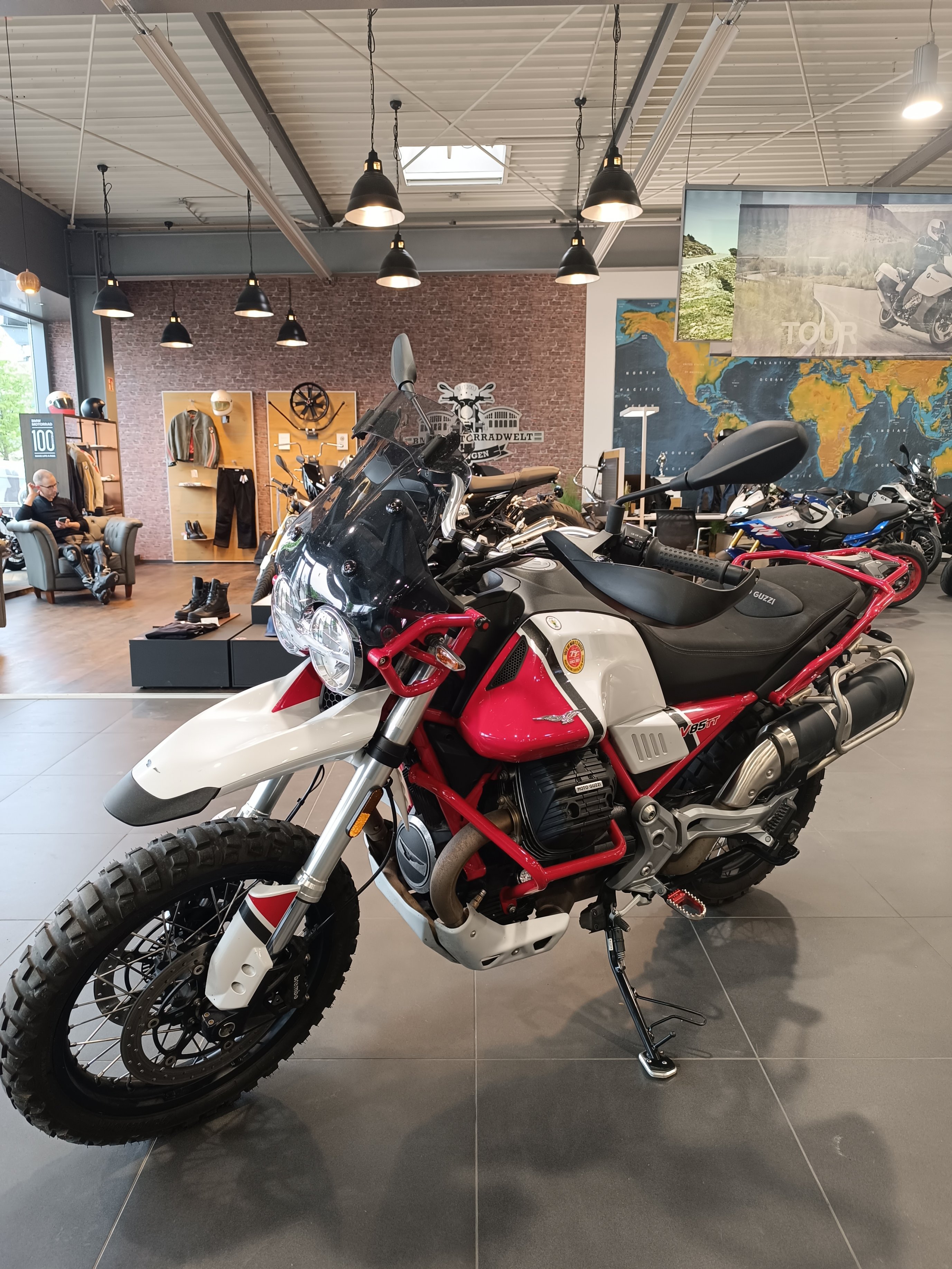 Moto Guzzi - V85 TT mit 1 jahr Gewährleistung