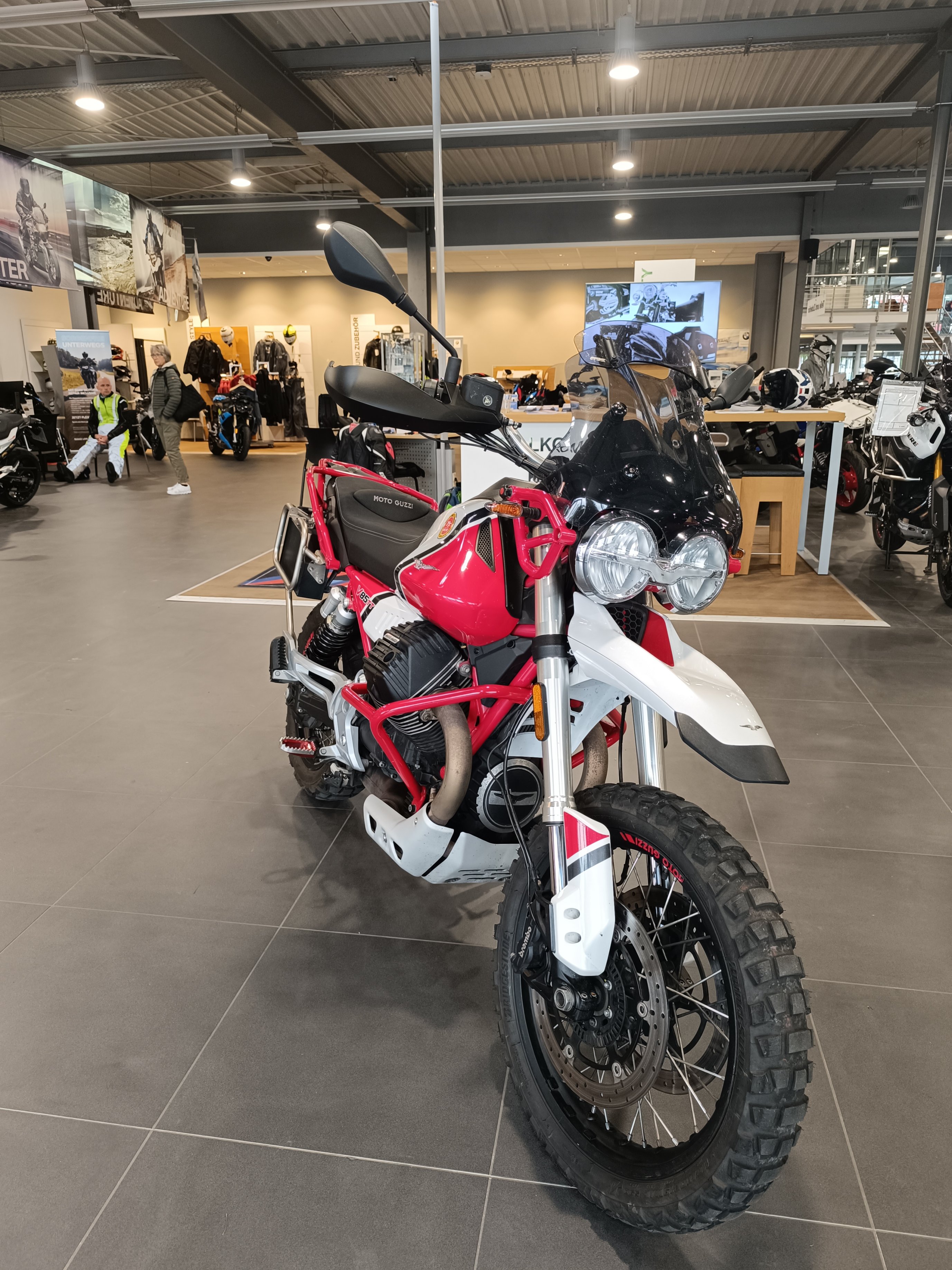 Moto Guzzi - V85 TT mit 1 jahr Gewährleistung