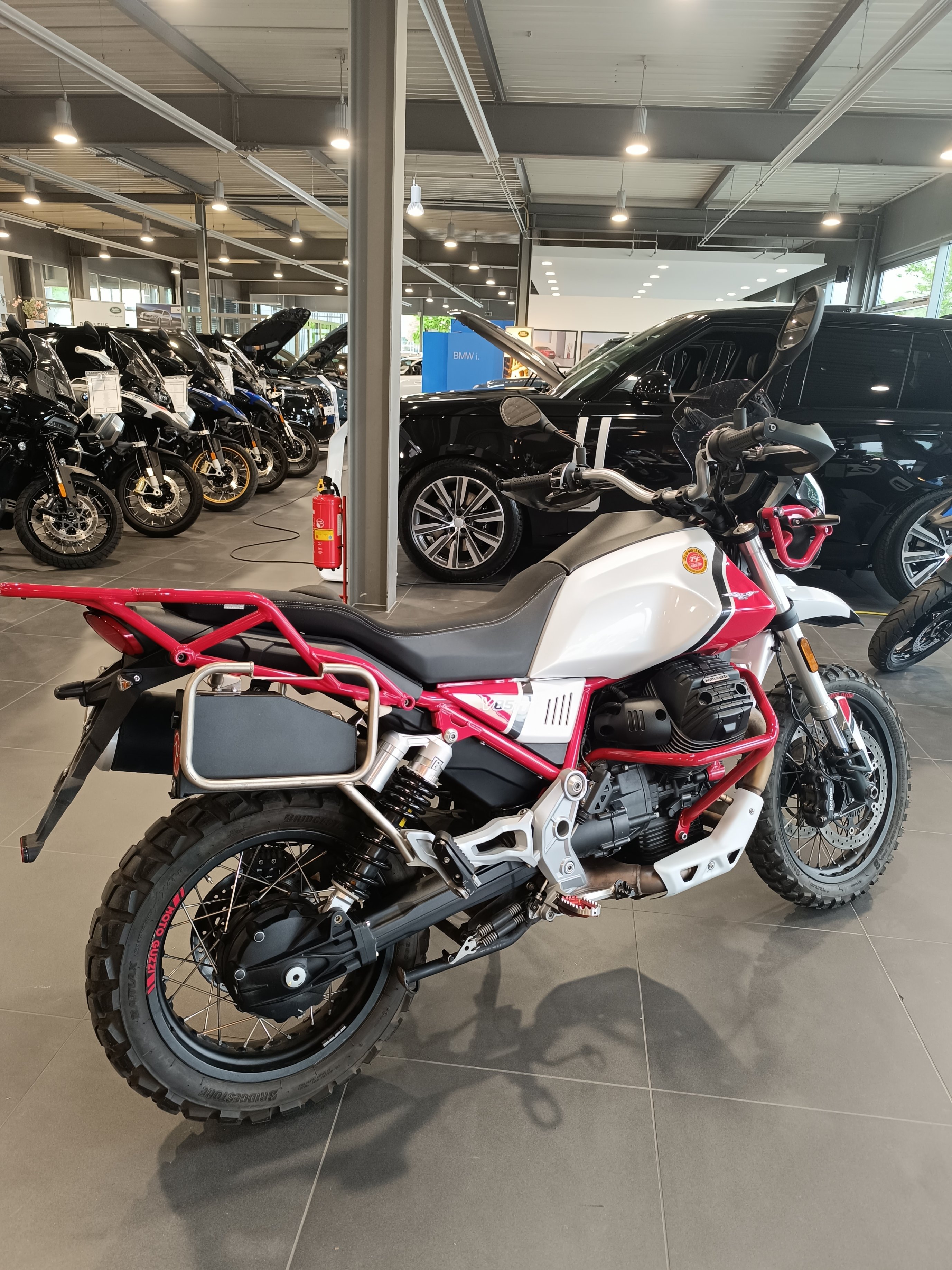 Moto Guzzi - V85 TT mit 1 jahr Gewährleistung