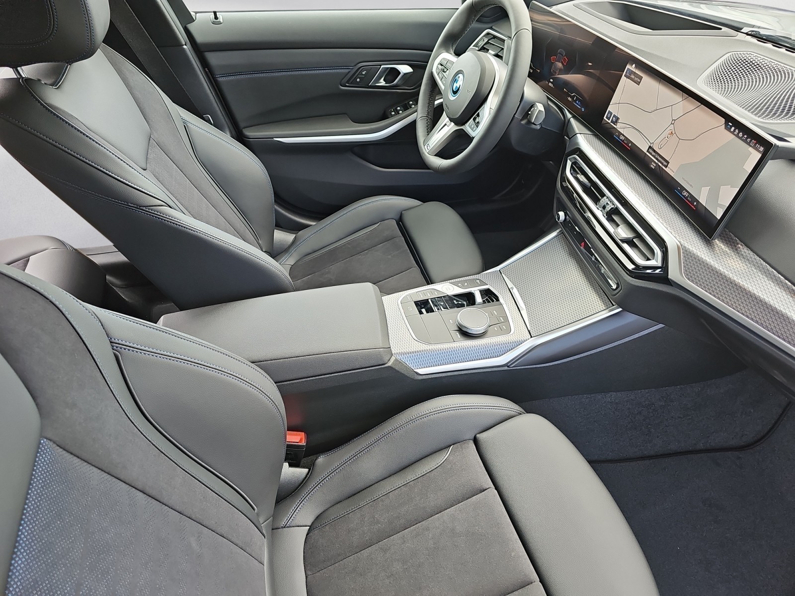 BMW - 330e xDrive Limousine
