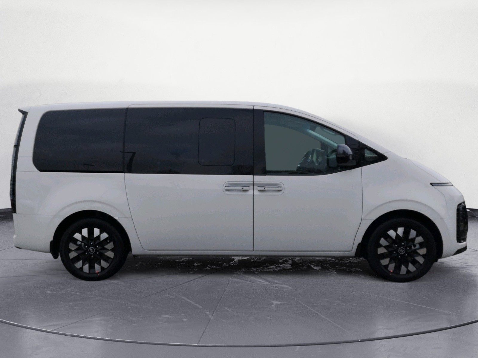 Hyundai - STARIA 7-Sitzer HEV Signature