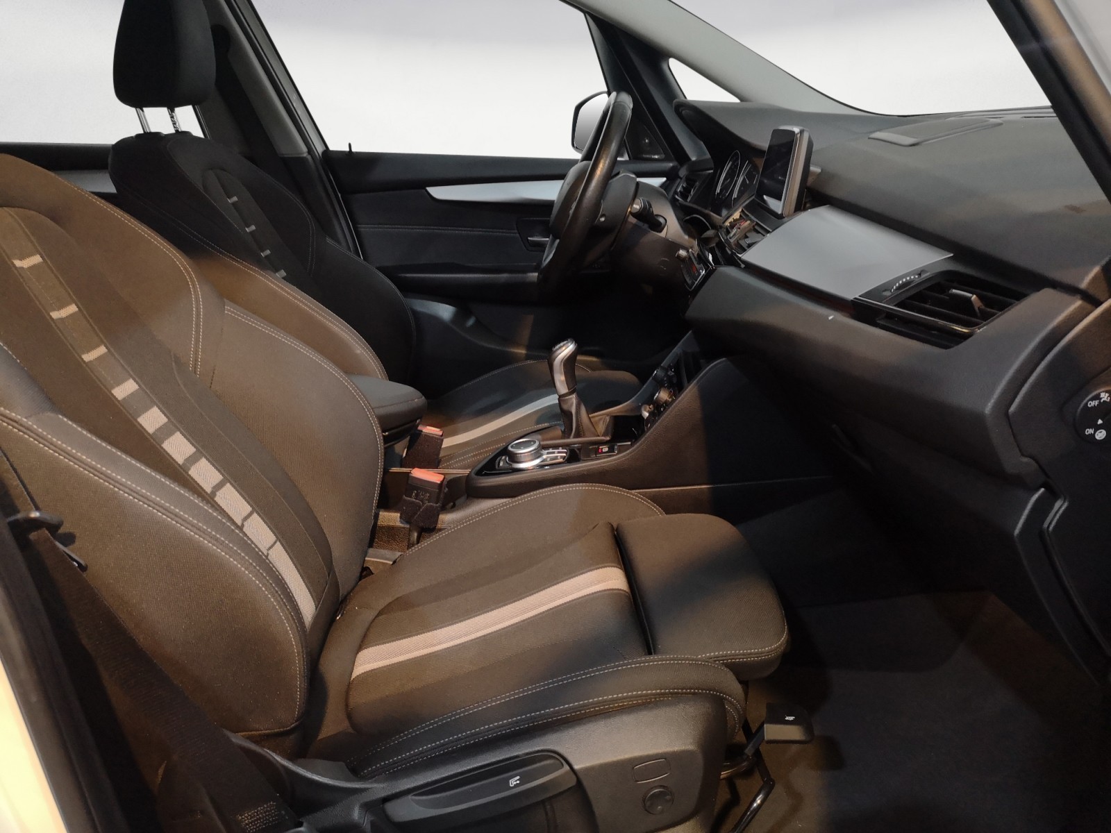 BMW - 218i Gran Tourer Advantage