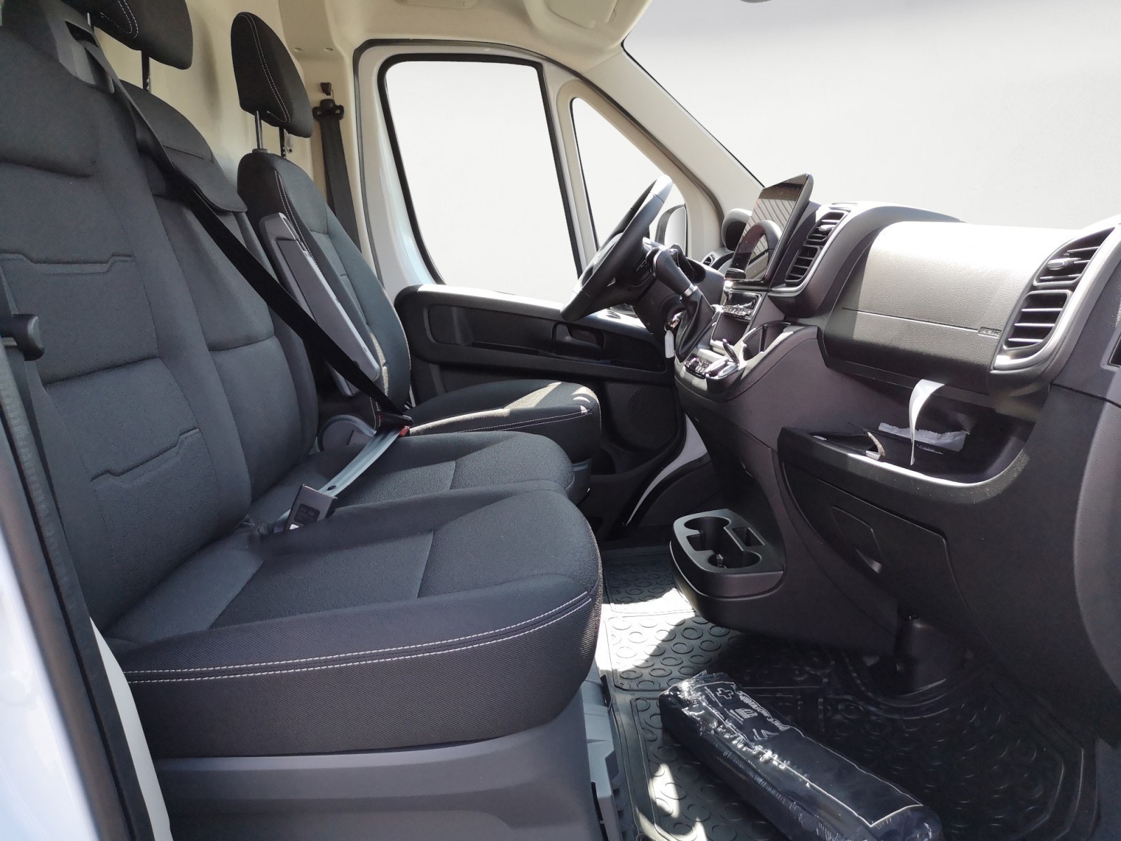 Peugeot - Boxer KW 335 L3H2 BlueHDi140AT