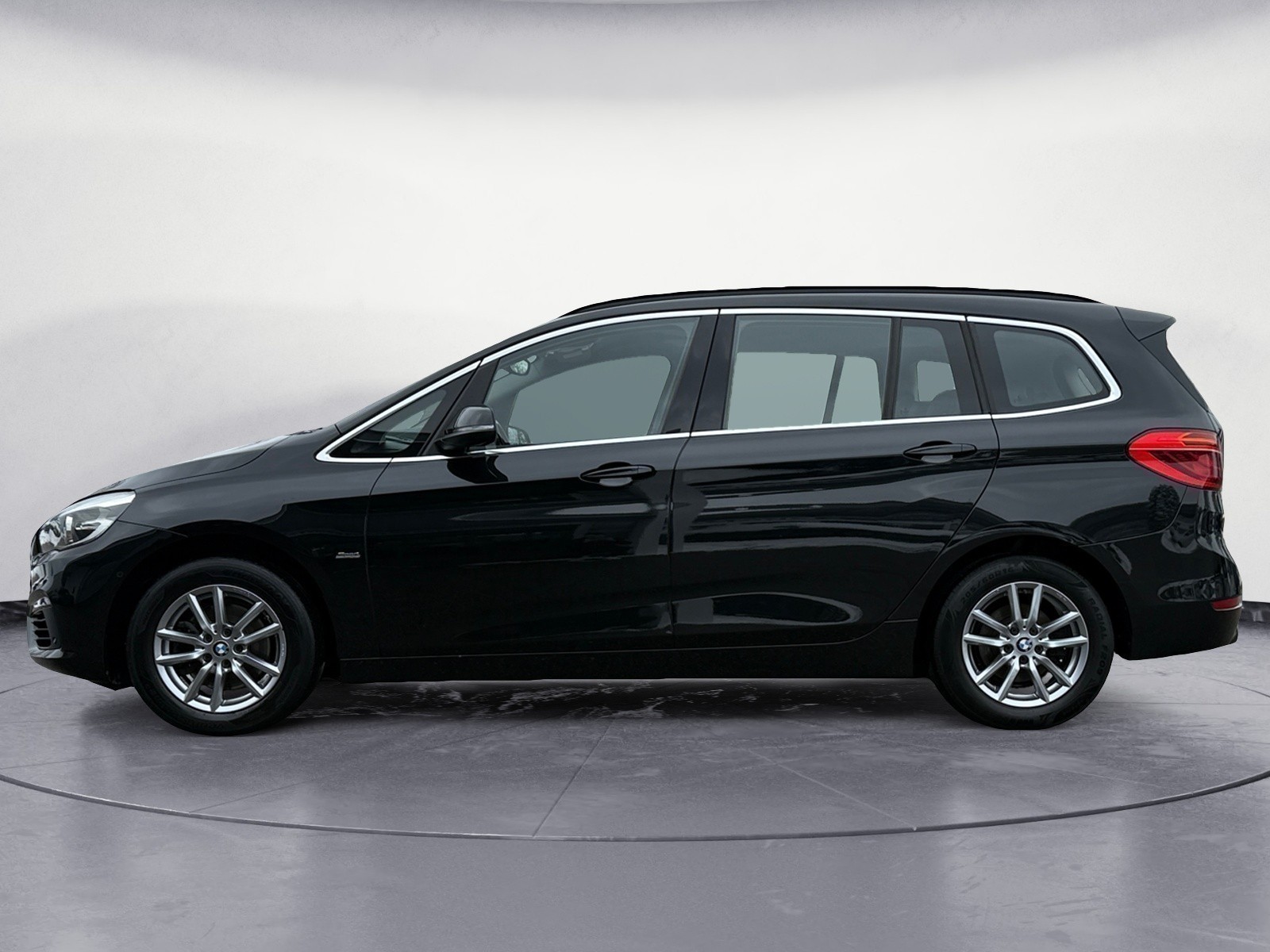 BMW - 218i Gran Tourer Sport Line