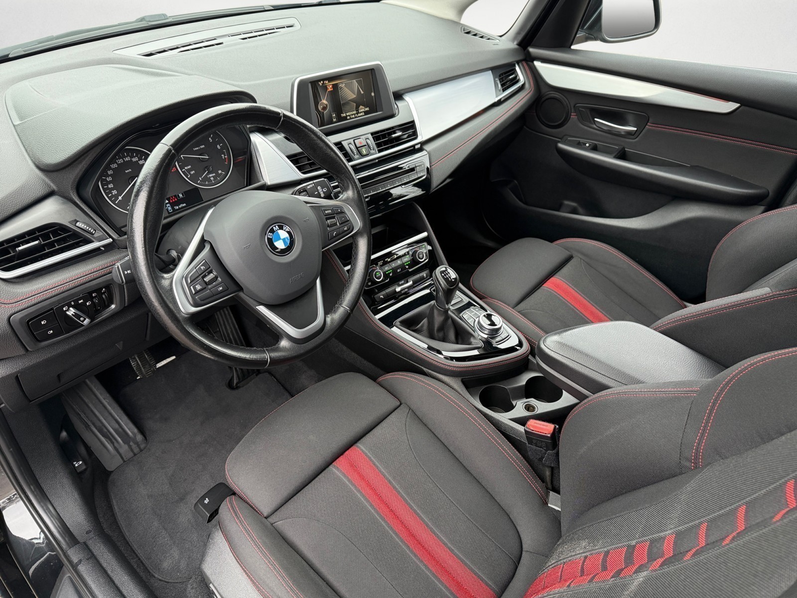 BMW - 218i Gran Tourer Sport Line