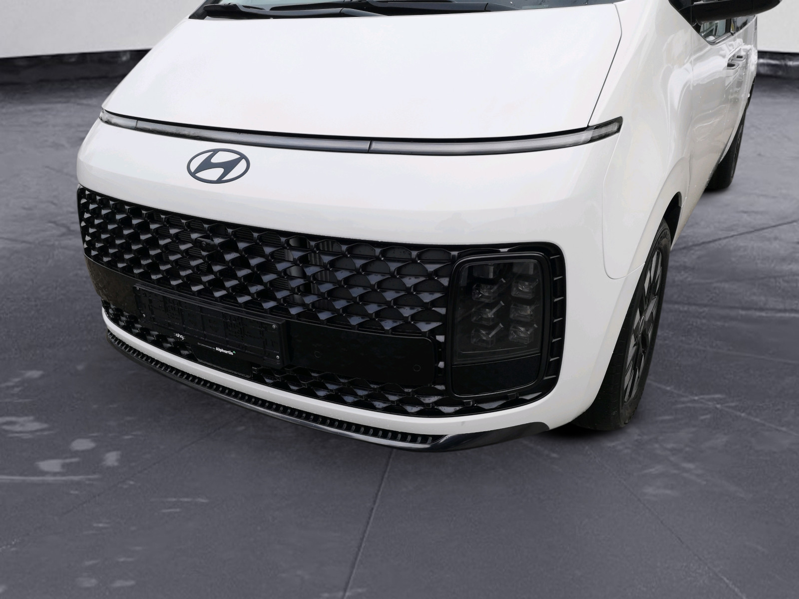 Hyundai - STARIA 7-Sitzer HEV Signature