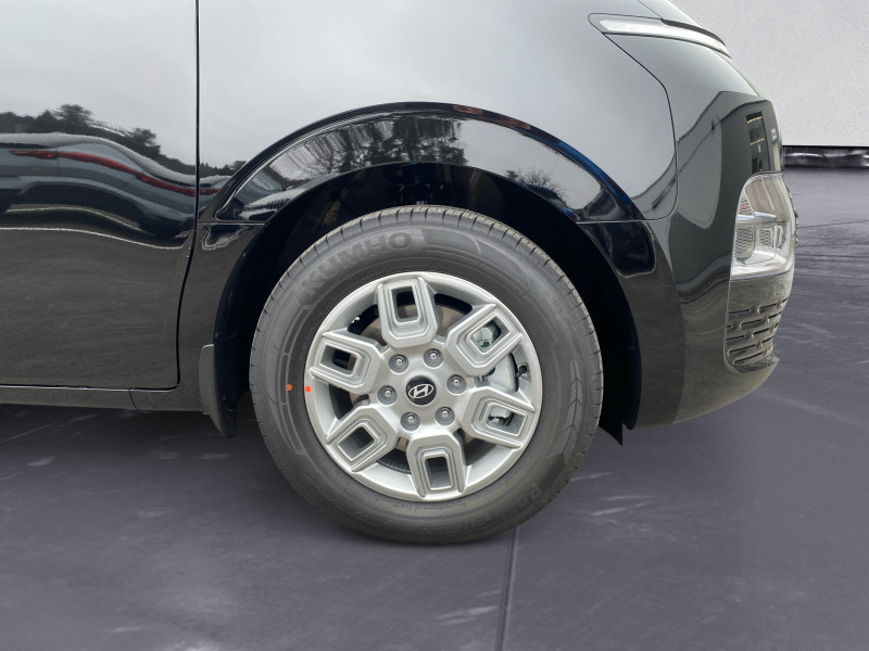 Hyundai - STARIA HYBRID HEV 9 SITZER