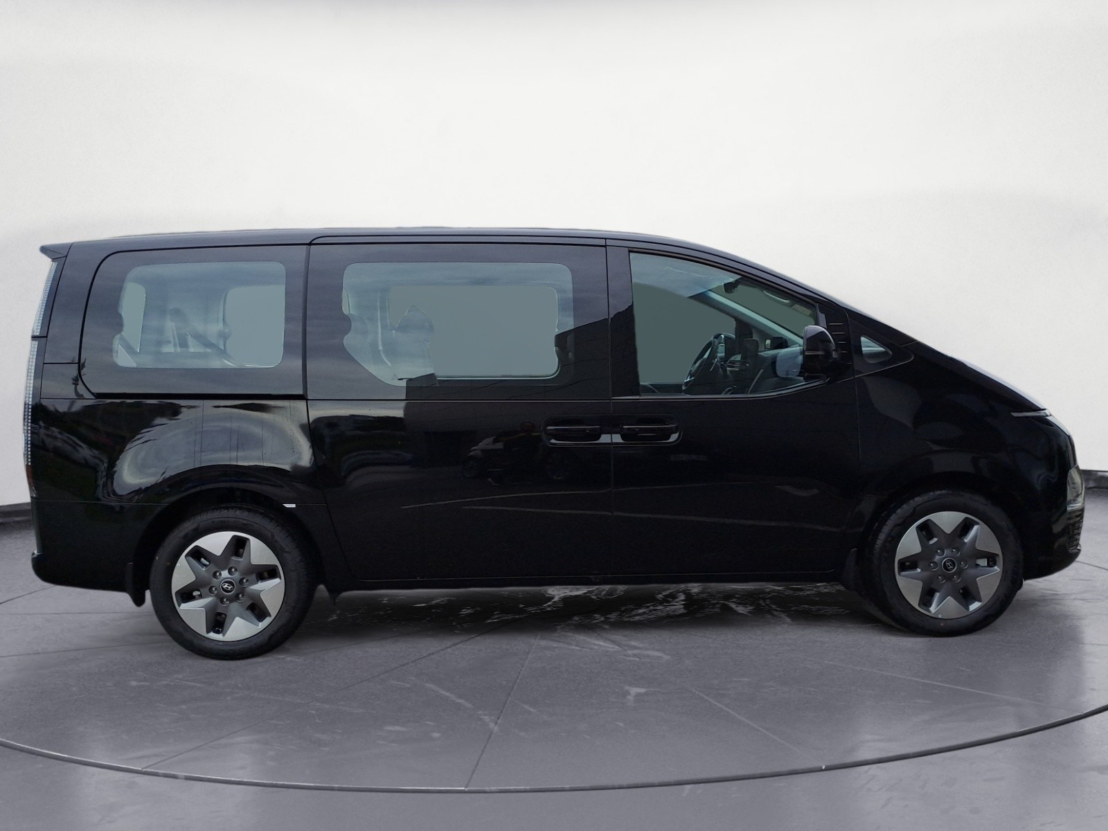 Hyundai - STARIA HYBRID HEV 9 SITZER