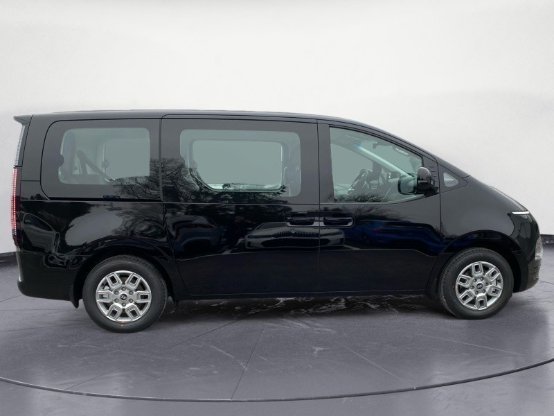 Hyundai - STARIA HYBRID HEV 9 SITZER