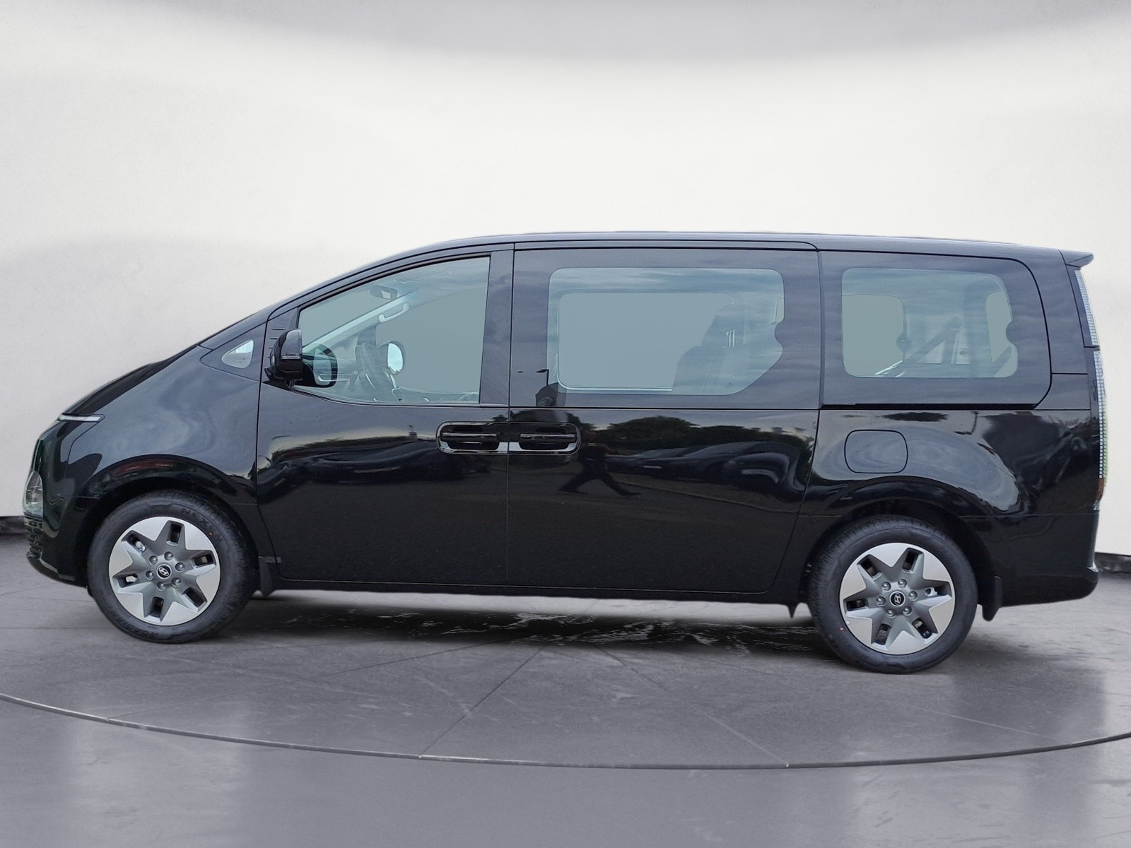 Hyundai - STARIA HYBRID HEV 9 SITZER