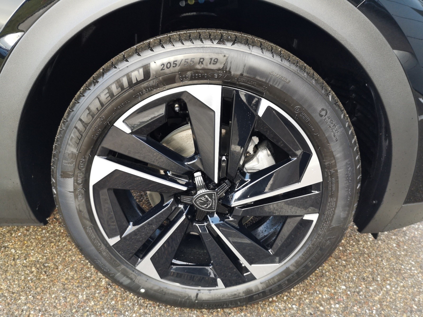 Peugeot - 408 Hybrid 136 e-DSC6 Allure