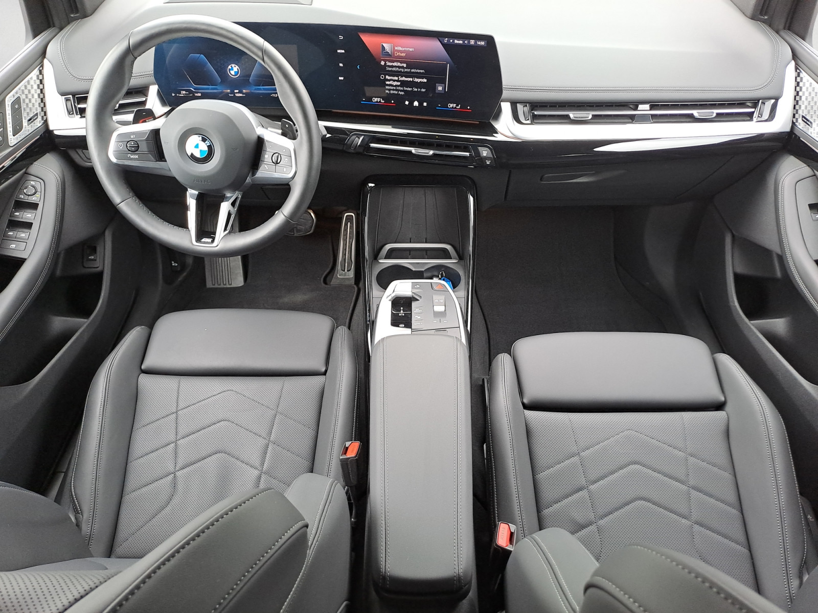 BMW - 220i Active Tourer Steptronic