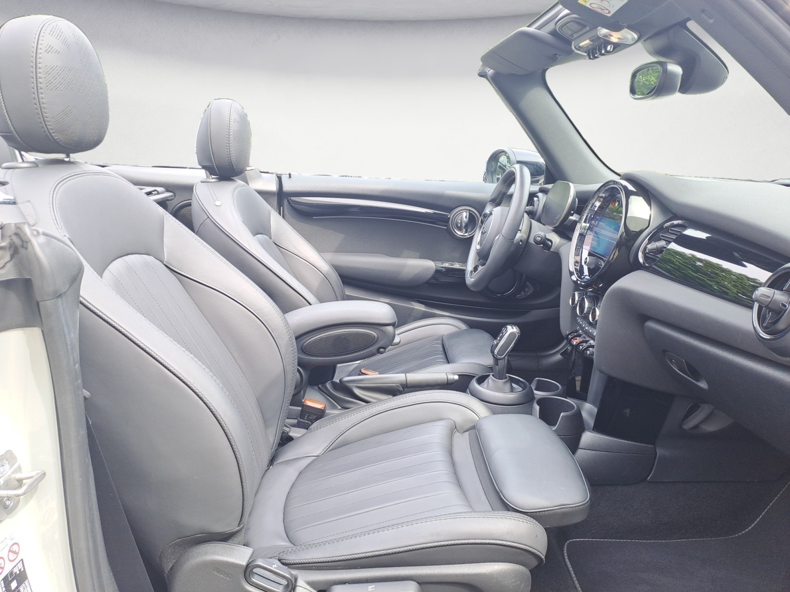 MINI - Cooper Cabrio MINI Yours Trim