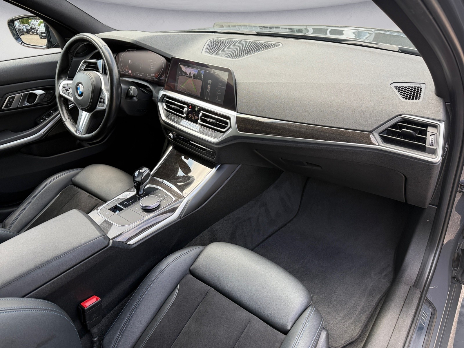 BMW - 330i xDrive Touring M Sport