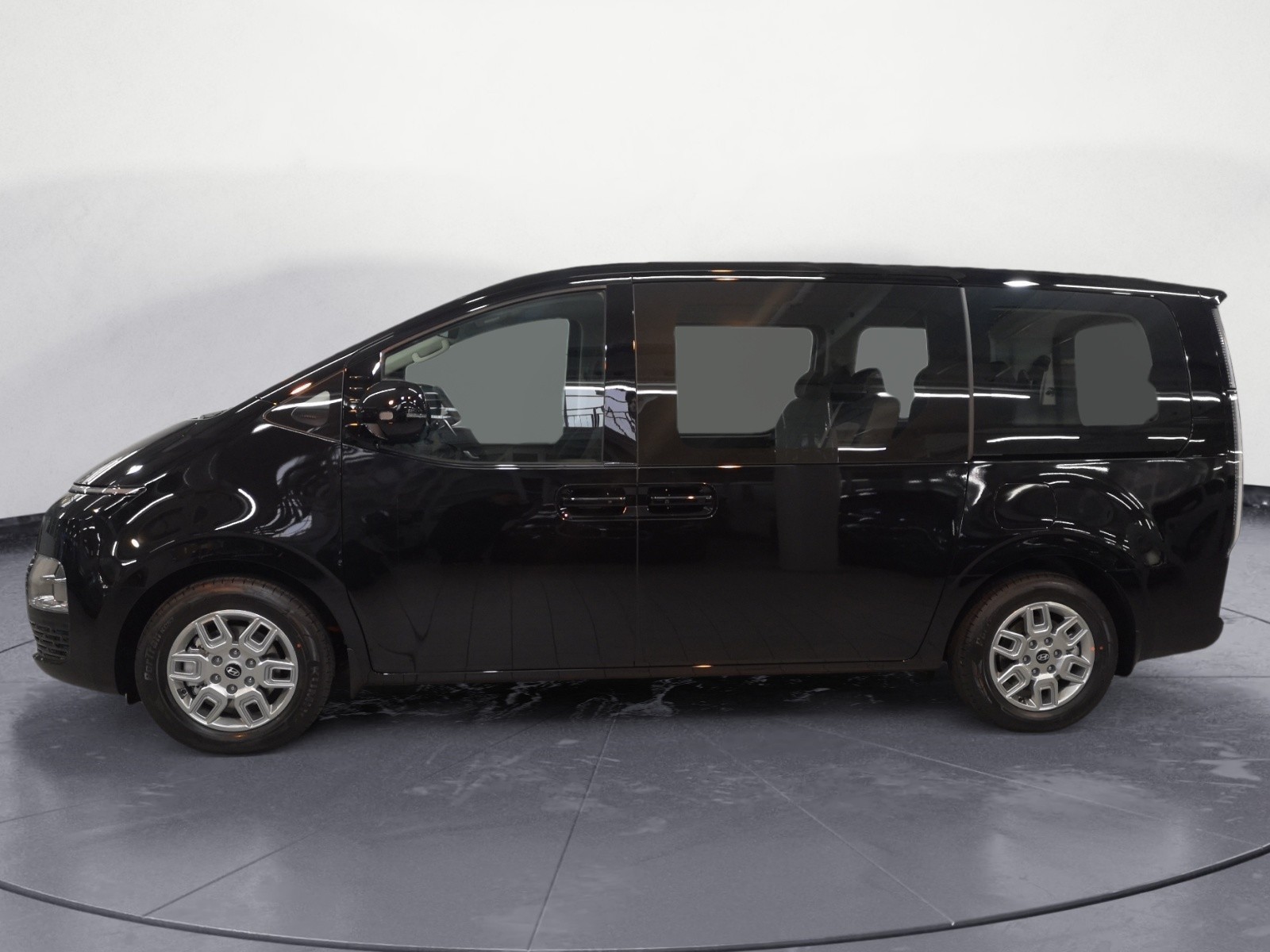 Hyundai - Staria 1.6 Hybrid Trend 9 Sitzer