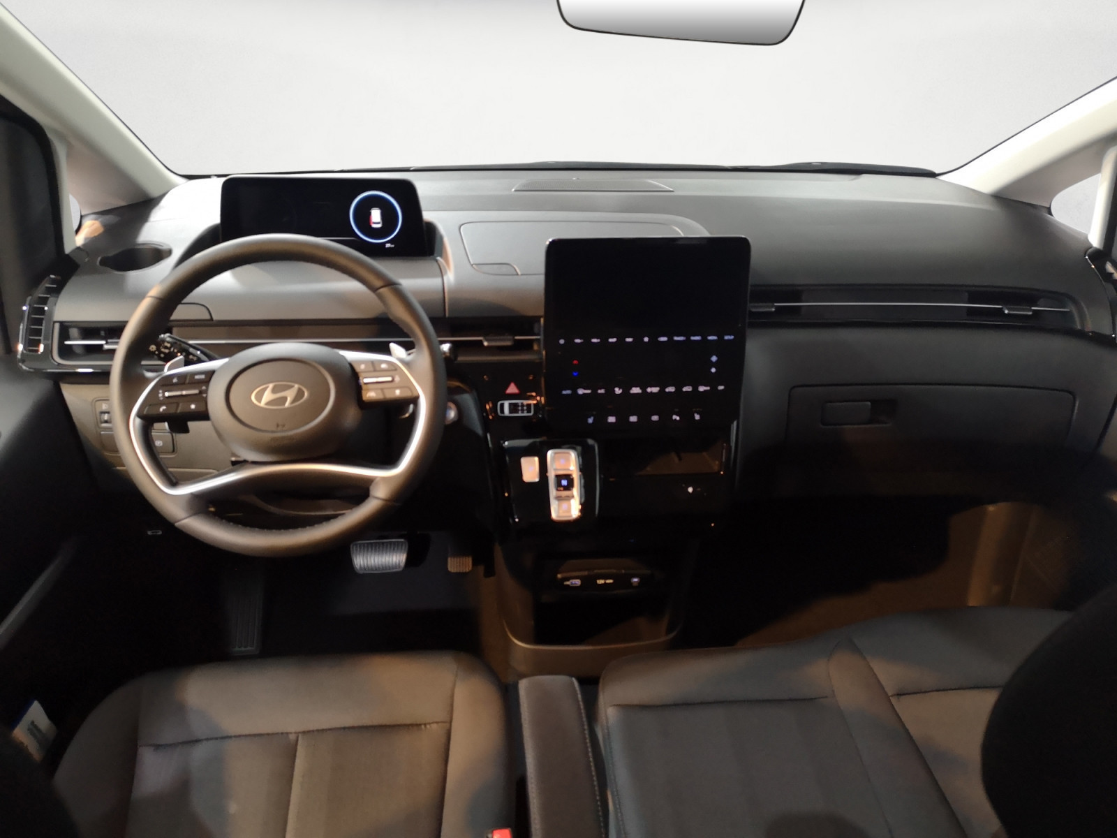 Hyundai - Staria 1.6 Hybrid Trend 9 Sitzer