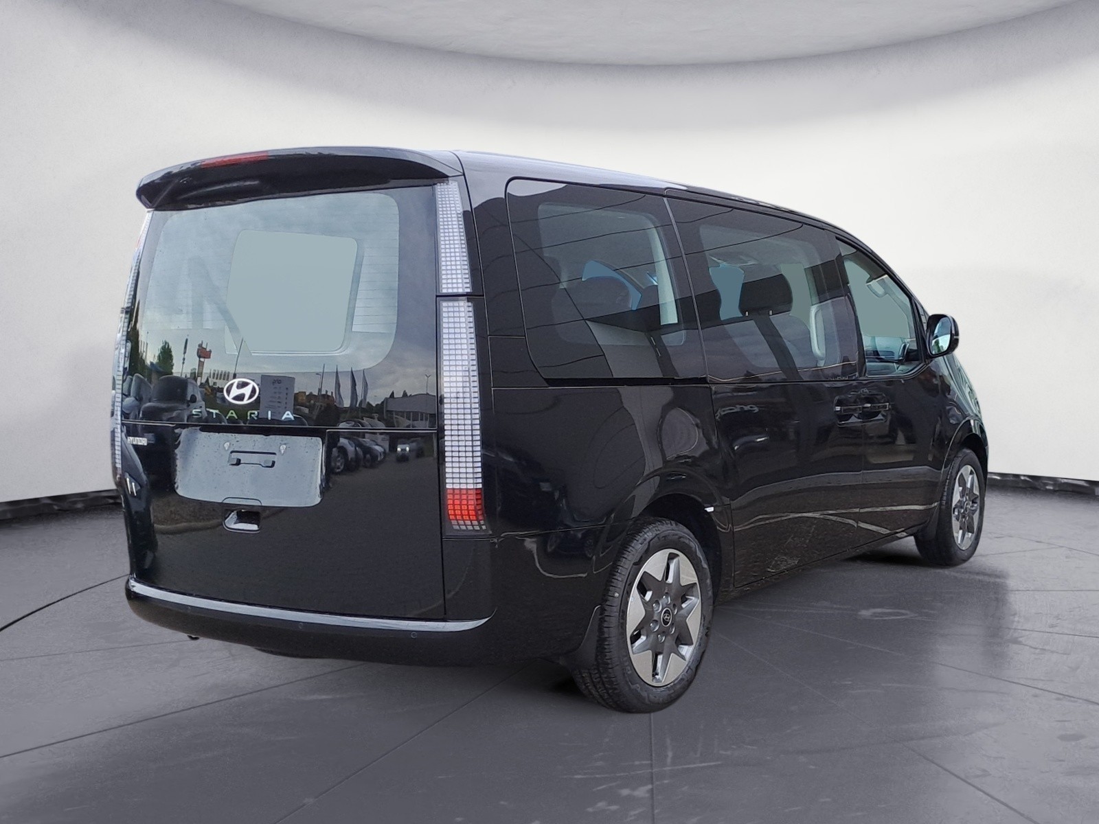 Hyundai - STARIA HYBRID HEV 9 SITZER