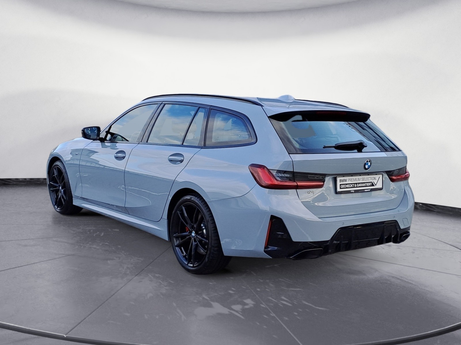 BMW - M340i xDrive Touring Auto