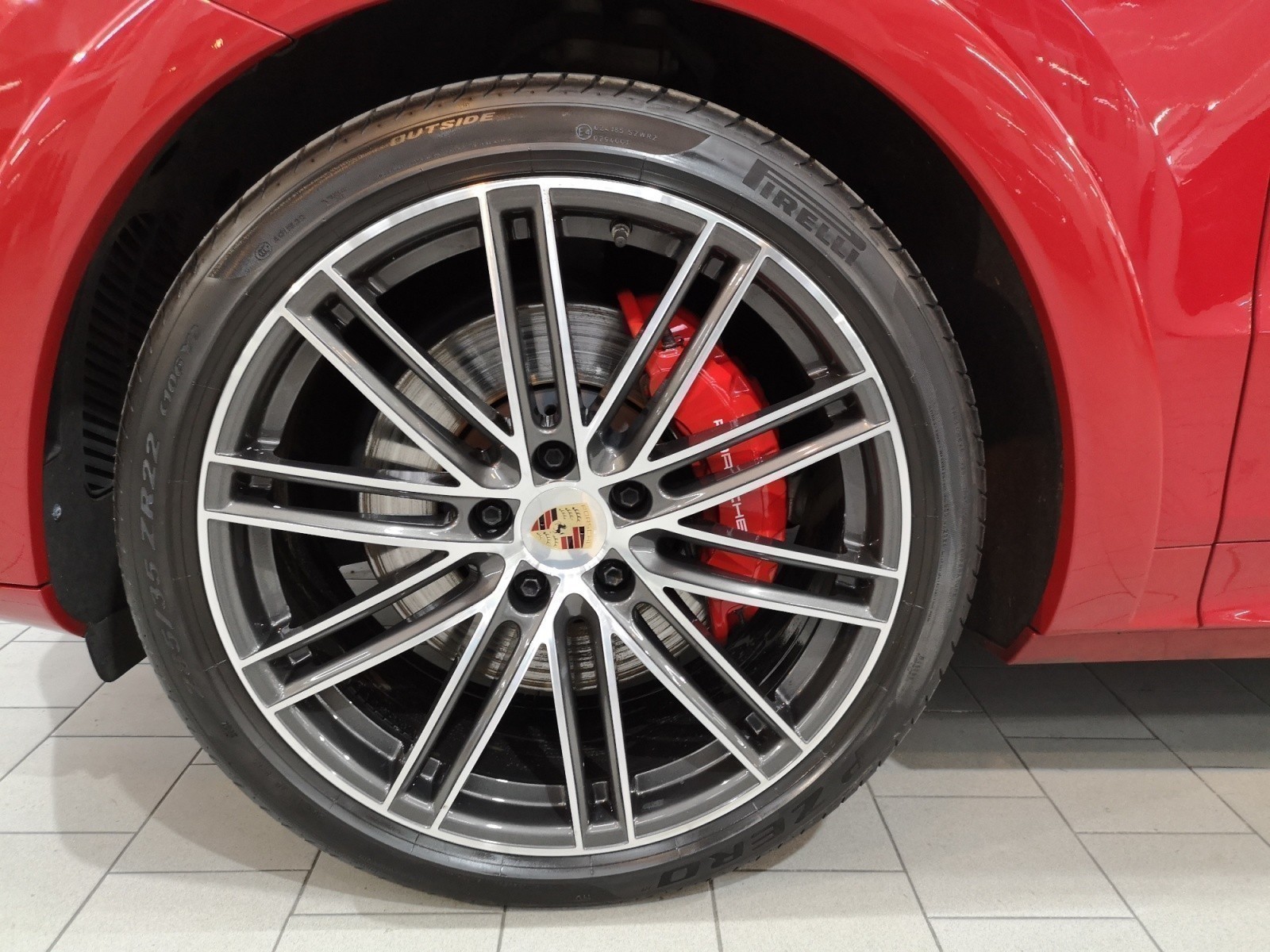 Porsche - Cayenne Coupe 4.0 V8 GTS
