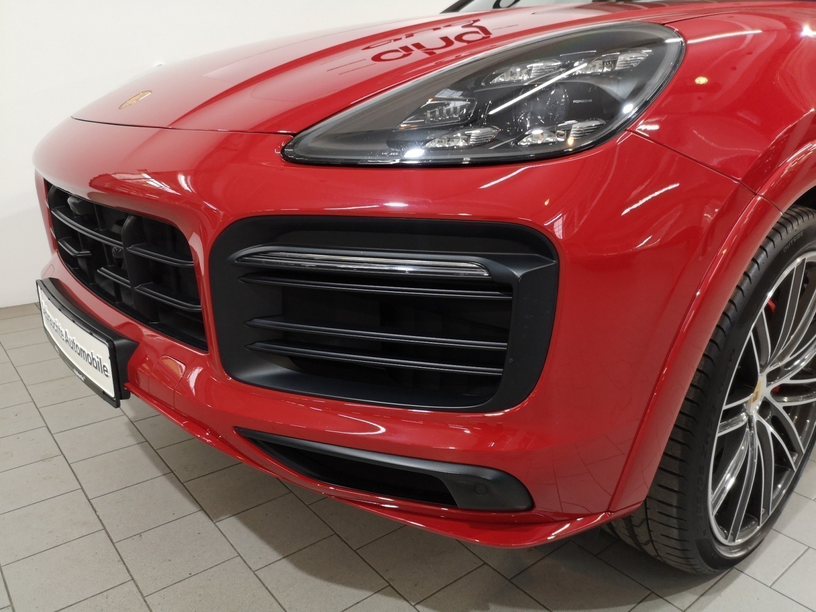 Porsche - Cayenne Coupe 4.0 V8 GTS