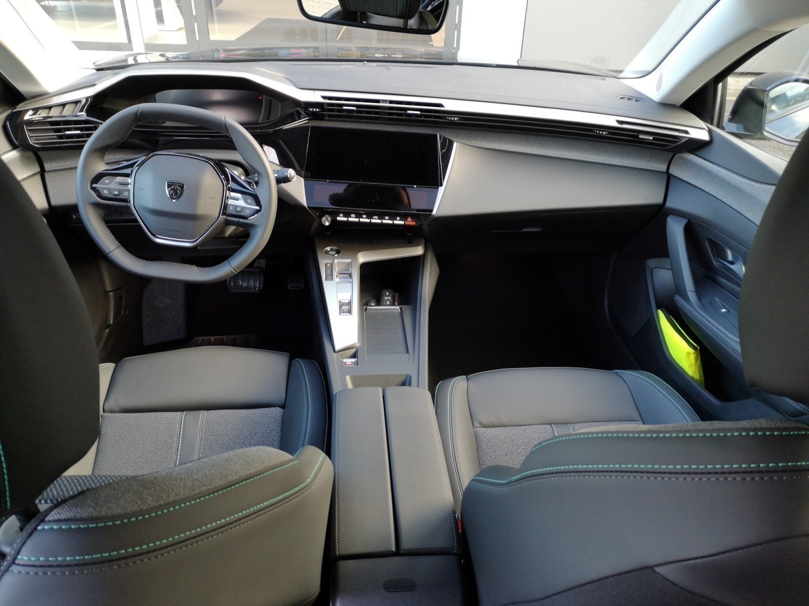 Peugeot - 408 Hybrid 136 e-DSC6 Allure