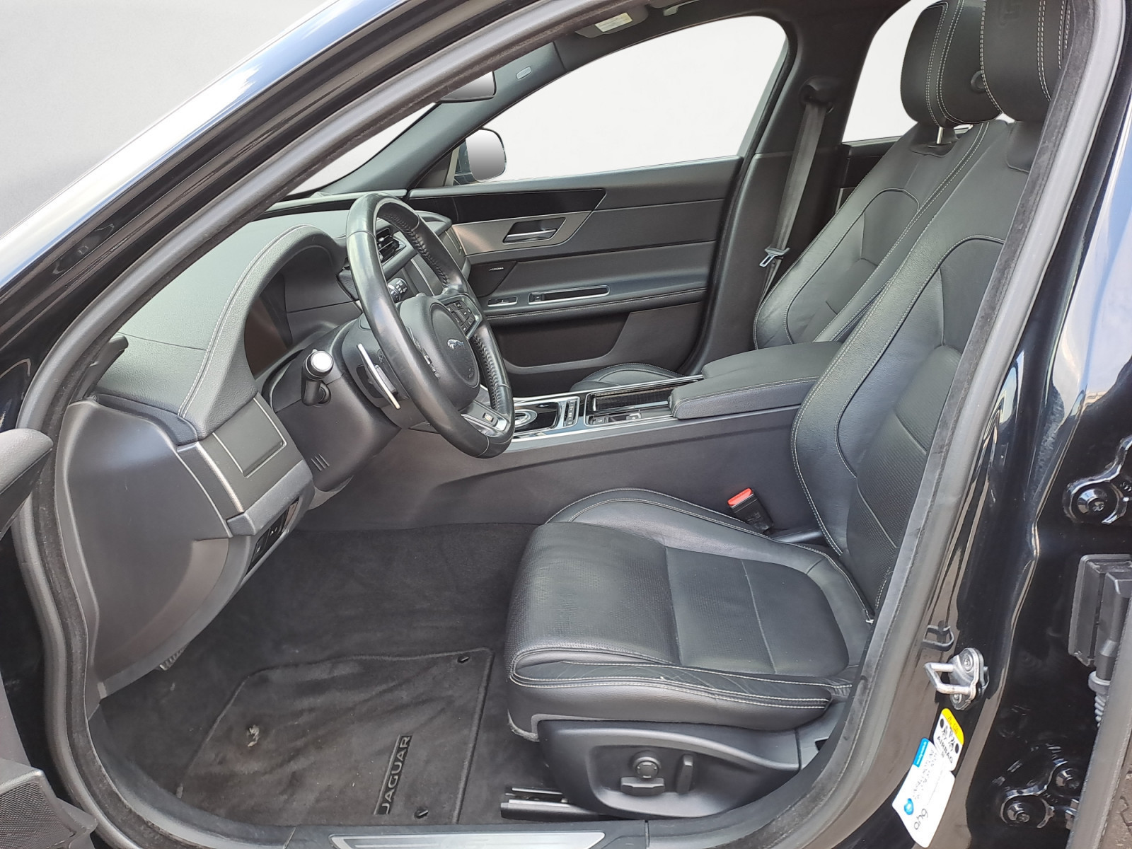 Jaguar - XF 30D First Edition Sportbrake Automatik