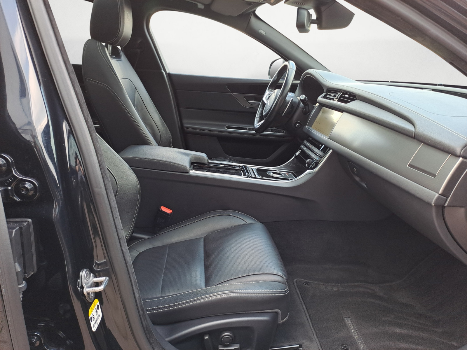 Jaguar - XF 30D First Edition Sportbrake Automatik
