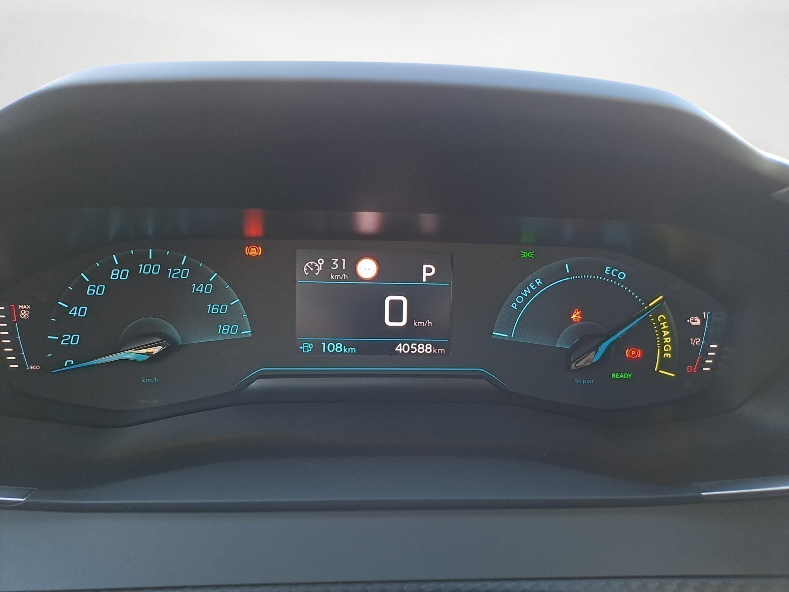 Peugeot - e-2008 Elektro Active Pack