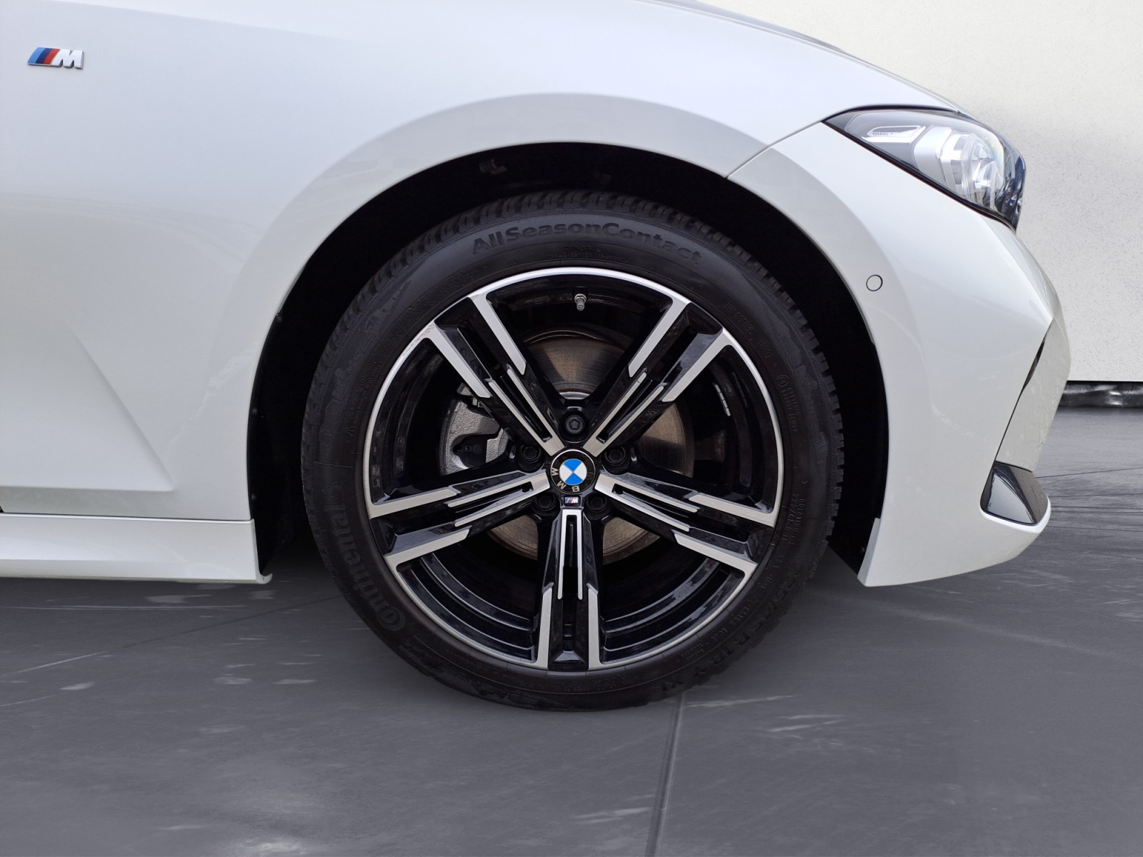 BMW - 320i Touring