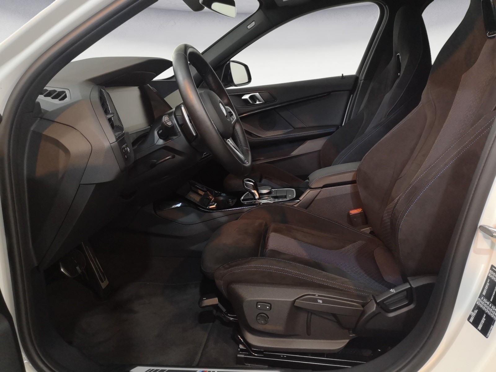 BMW - 120i M Sport Steptronic