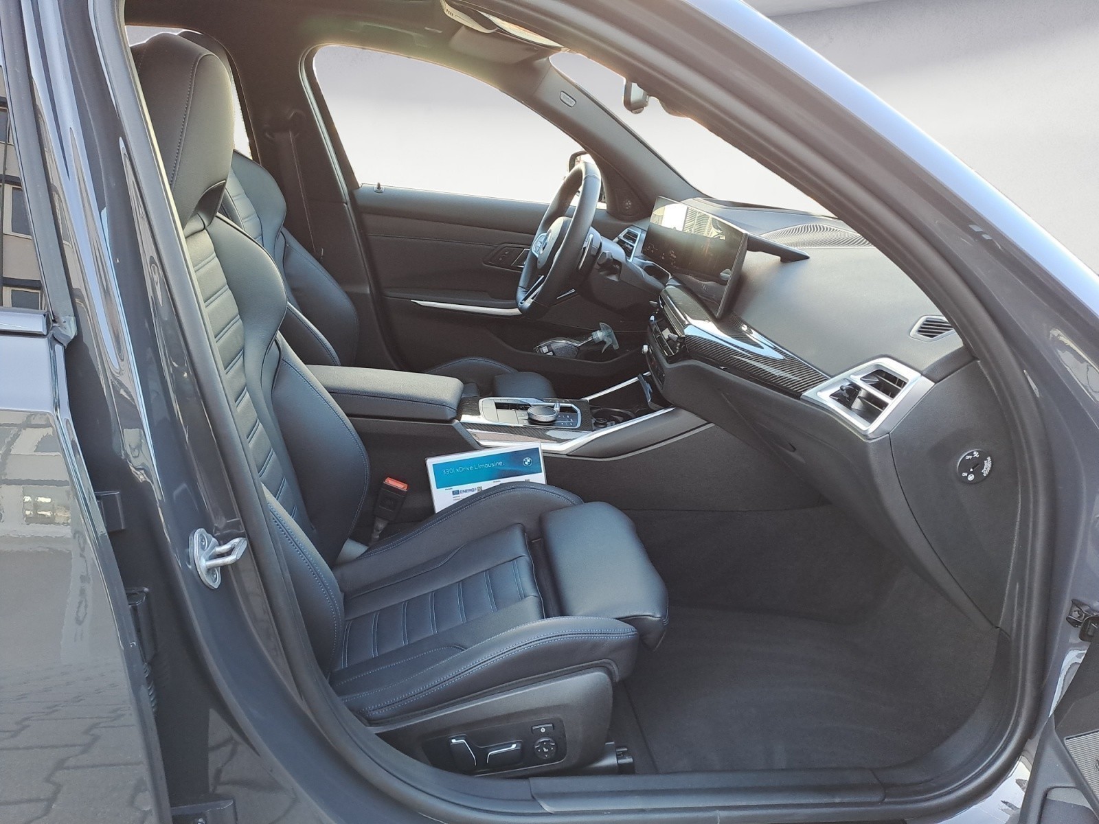 BMW - 330i xDrive Limousine